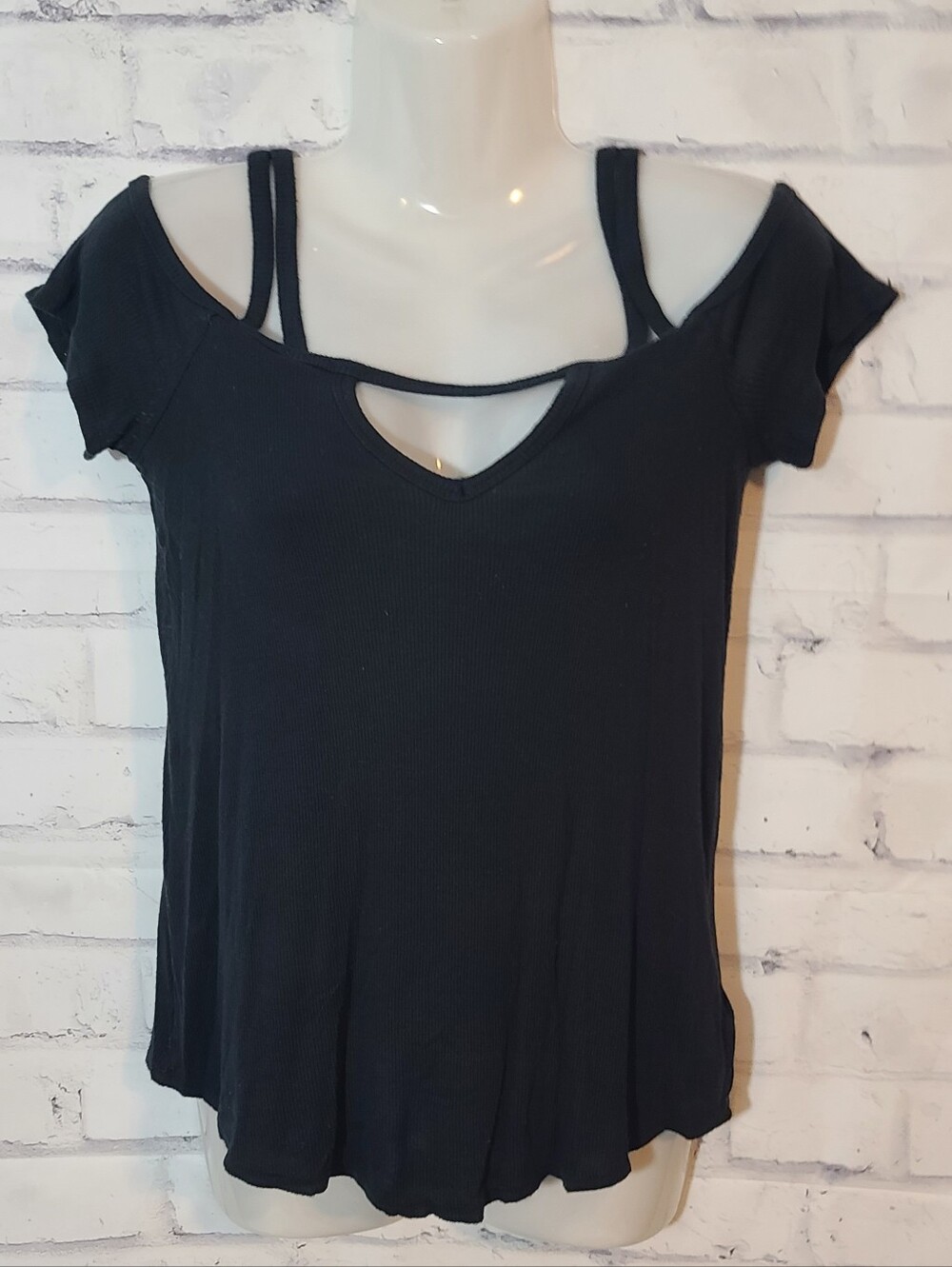 American Eagle Black V-Neck Strappy Cold Shoulder Stretch T-Shirt S